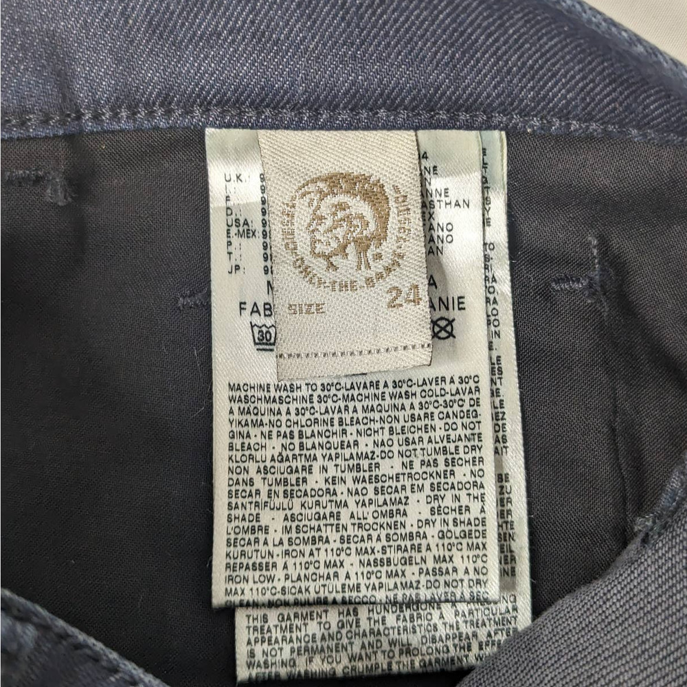 NWT DIESEL Livy Super Slim Straight Dark Wash Stretch 00CNZ7 24x32 Womens Jeans - Picture 6 of 7